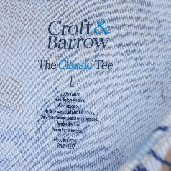Croft & Barrow Essential Crewneck Tee
Color Blue Exploded Floral Size: LARGE EUC - Picture 3 of 8
